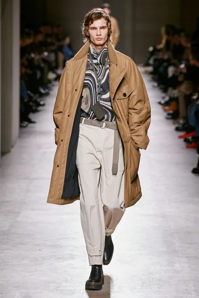 Look 1